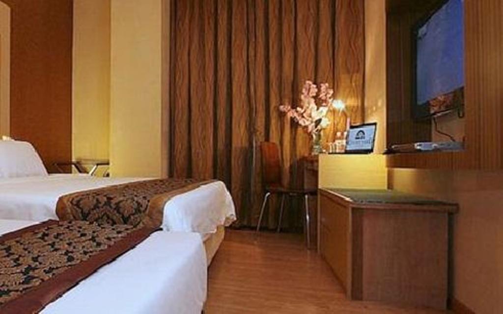 Courtyard Hotel 1Borneo Kota Kinabalu Exterior photo