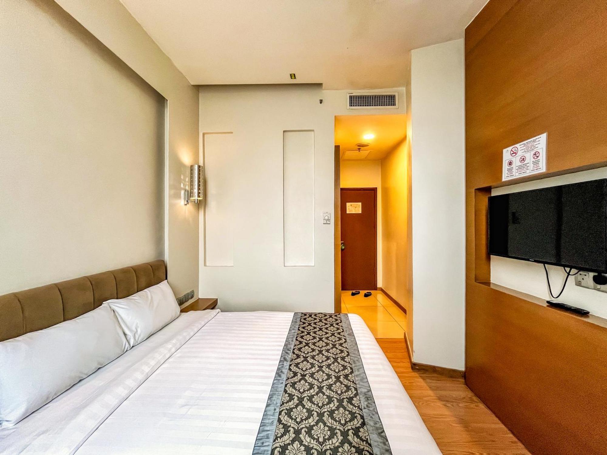 Courtyard Hotel 1Borneo Kota Kinabalu Exterior photo