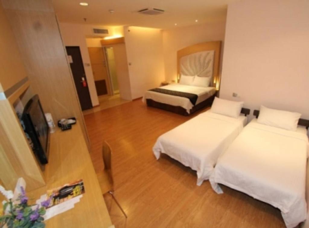 Courtyard Hotel 1Borneo Kota Kinabalu Exterior photo